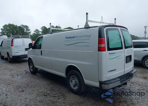 2017 Chevrolet Express 2500 Work Van from USA, damaged, VIN 1GCWGAFF8H1184147